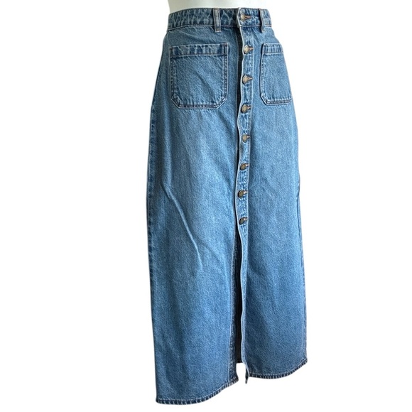 ROLLA'S Dresses & Skirts - ROLLA'S Denim Skirt Women's 26, Button Front, Pockets, Medium wash. 26 EUC
